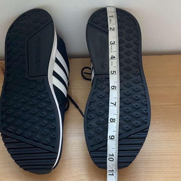 Adidas Boys Sneakers. - Picture 14 of 16